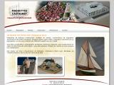 Maquettes de bateaux et monuments d'architecture 