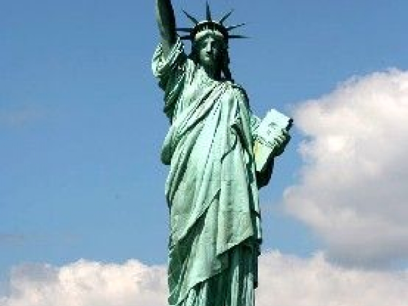 thumb-la-statue-de-la-liberte---l-embleme-de-new-york-2001.gif