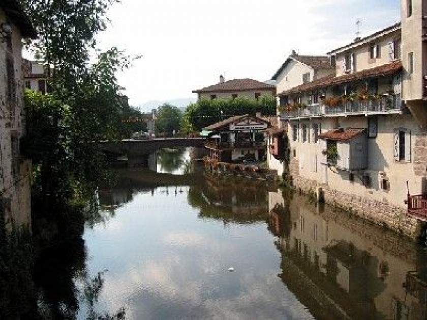 thumb-saint-jean-pied-de-port---cite-fortifiee-sur-la-route-de-compostelle-1452.gif