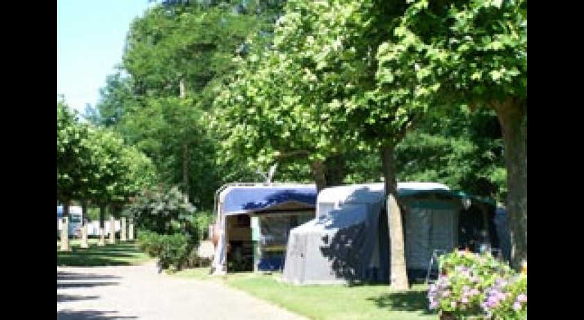 Camping Camp Municipal  Aiguillon
