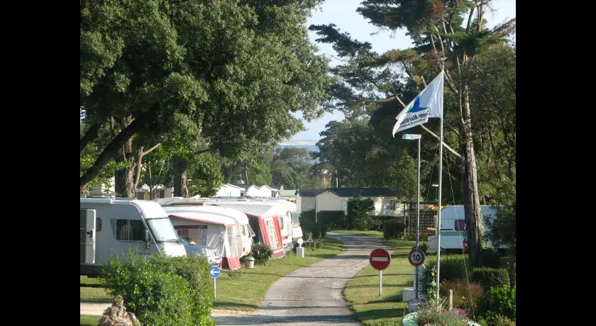 Camping Le Domaine De Bernezac  Saint-palais-sur-mer
