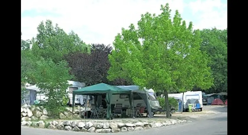 Camping La Pinède**  Gréoux-les-bains