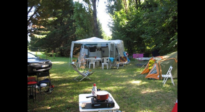 Camping La Chapelle D'auberoche  Le change