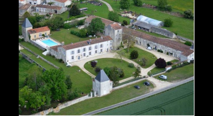 Château De Laléard  Saint-hilaire-de-villefranche