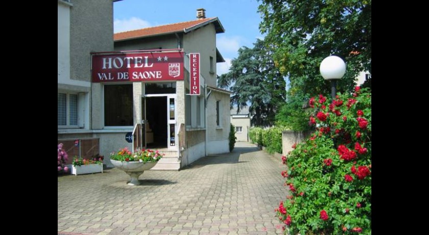 Hôtel Du Val De Saône  Sathonay-camp