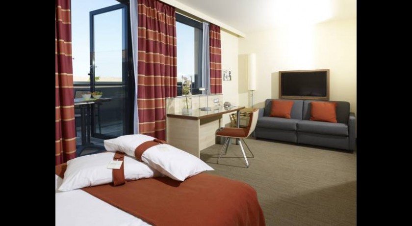 Hotel Express By Holiday Inn Toulouse Airport  Blagnac