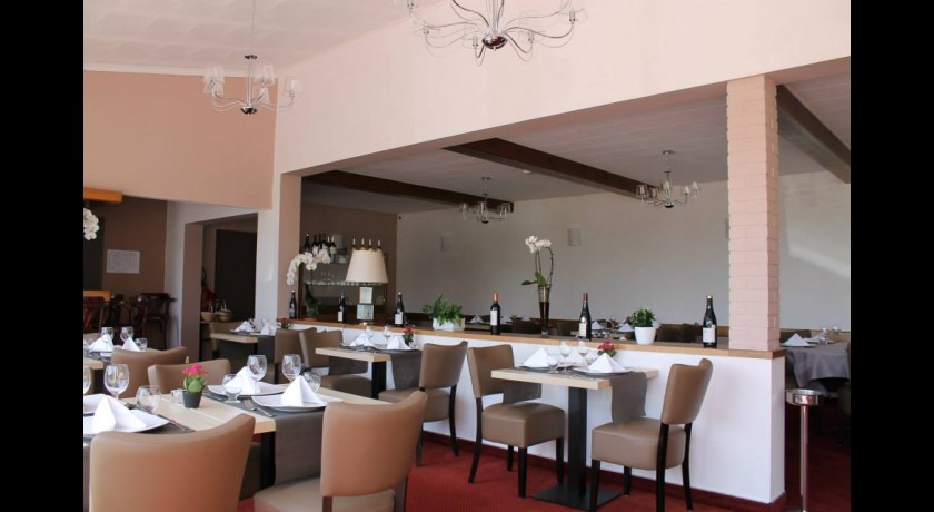 Hotel Restaurant Les Cèdres  Camiers