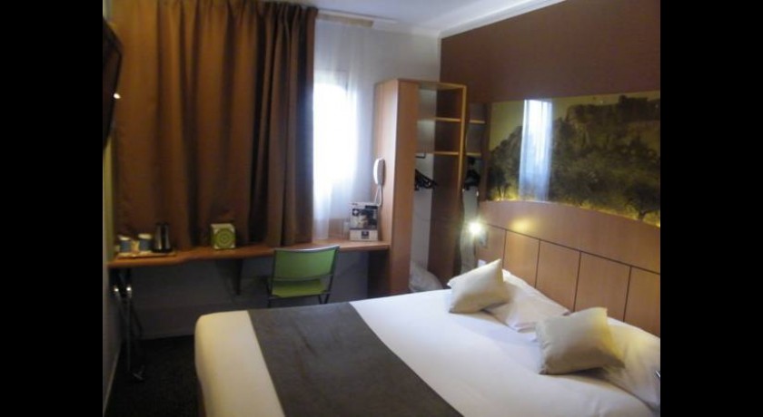 Hotel Kyriad  Arles