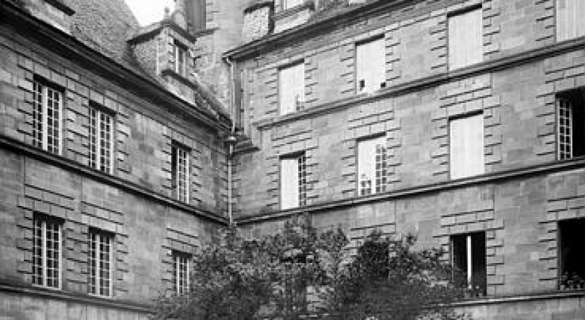 L'ancien collèges doctrinaire devenu Hôtel de Ville de Brive