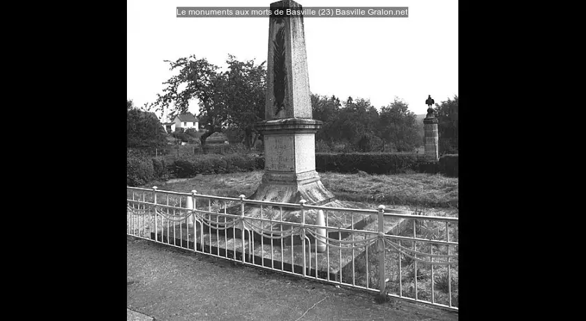 Le monuments aux morts de Basville (23)