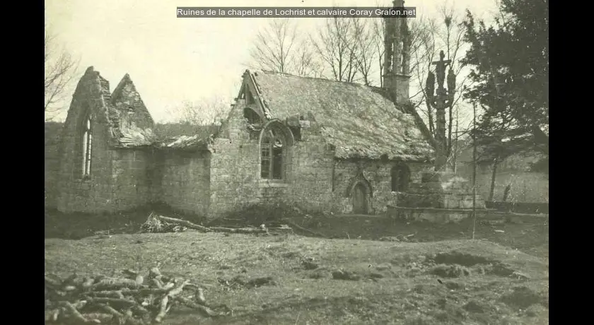 Ruines de la chapelle de Lochrist et calvaire