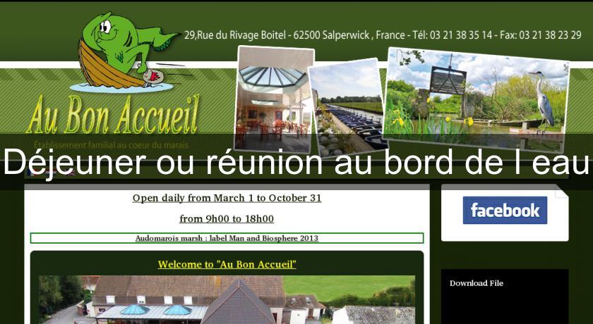 Déjeuner ou réunion au bord de l'eau Déjeuner ou réunion au bord de l'eau