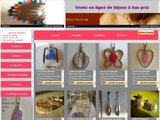 Boucles d'oreilles, pendentifs, parures de bijoux fantaisie à petit prix