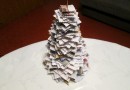 Faire un sapin de Noël en papier journal : la méthode en images