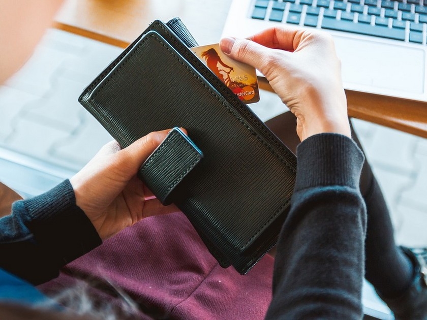 Arnaques à la consommation : 4 pièges à éviter Arnaques à la consommation : 4 pièges à éviter