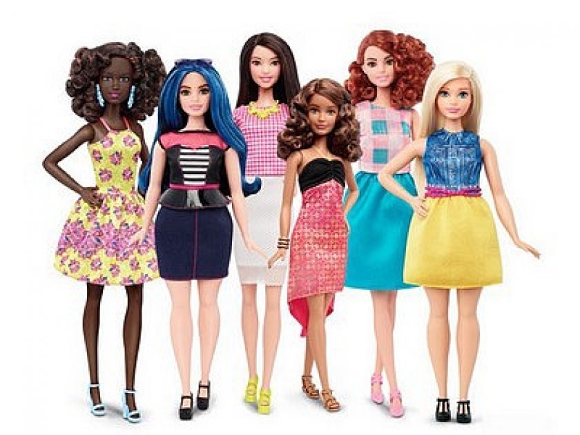 Barbie : Mattel lance des poupées à la silhouette plus réaliste Barbie : Mattel lance des poupées à la silhouette plus réaliste