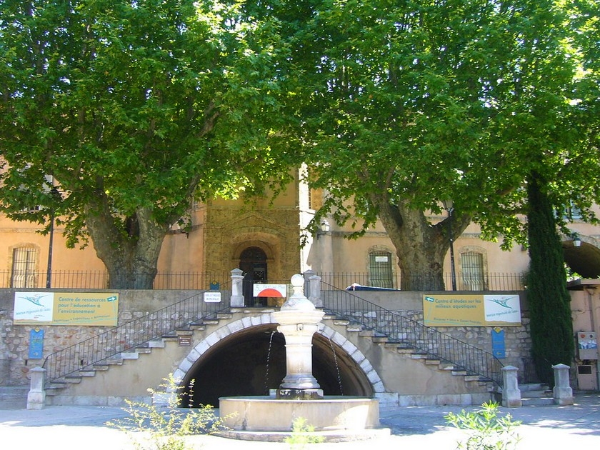 Barjols : le village des fontaines dans le Var Barjols : le village des fontaines dans le Var