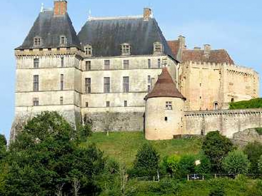 Biron : une belle commune en Dordogne Biron : une belle commune en Dordogne