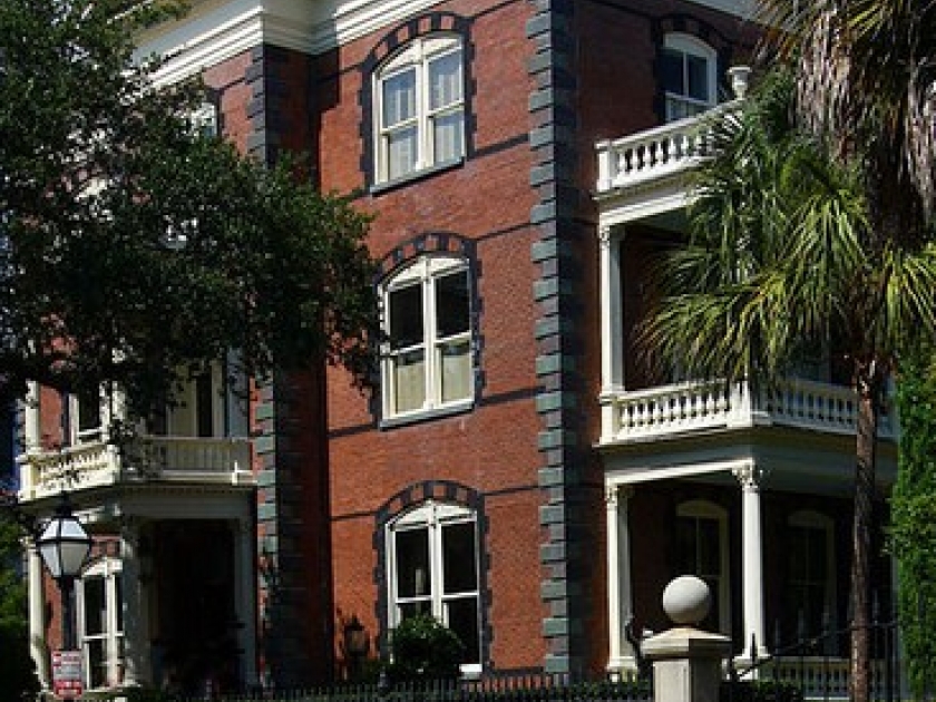 Charleston : une ville à l'atmosphère coloniale en Caroline du Sud Charleston : une ville à l'atmosphère coloniale en Caroline du Sud