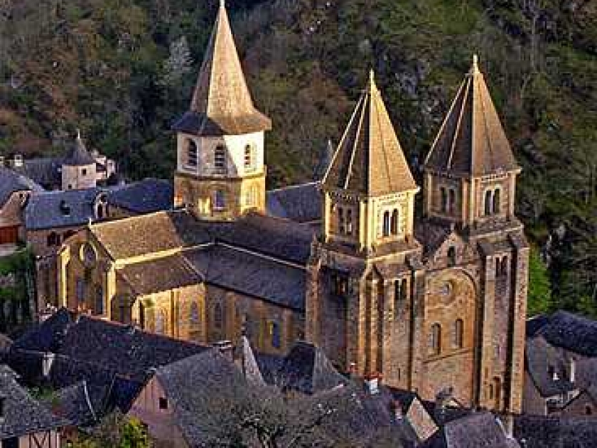Conques : un superbe village médiéval de l'Aveyron Conques : un superbe village médiéval de l'Aveyron