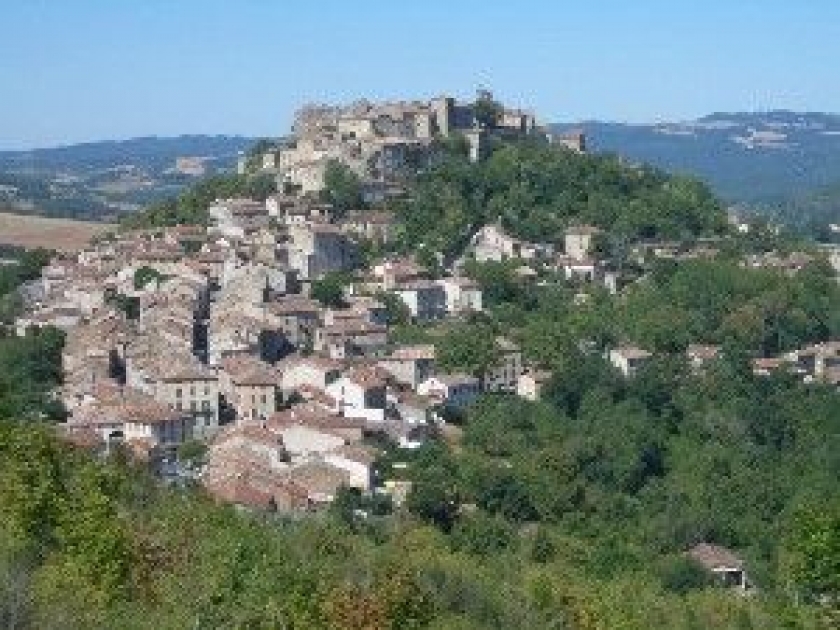 Cordes-sur-Ciel, un magnifique village médiéval Cordes-sur-Ciel, un magnifique village médiéval