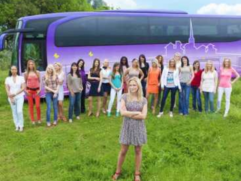 Coup de foudre au prochain village : la nouvelle télé-réalité de TF1 Coup de foudre au prochain village : la nouvelle télé-réalité de TF1