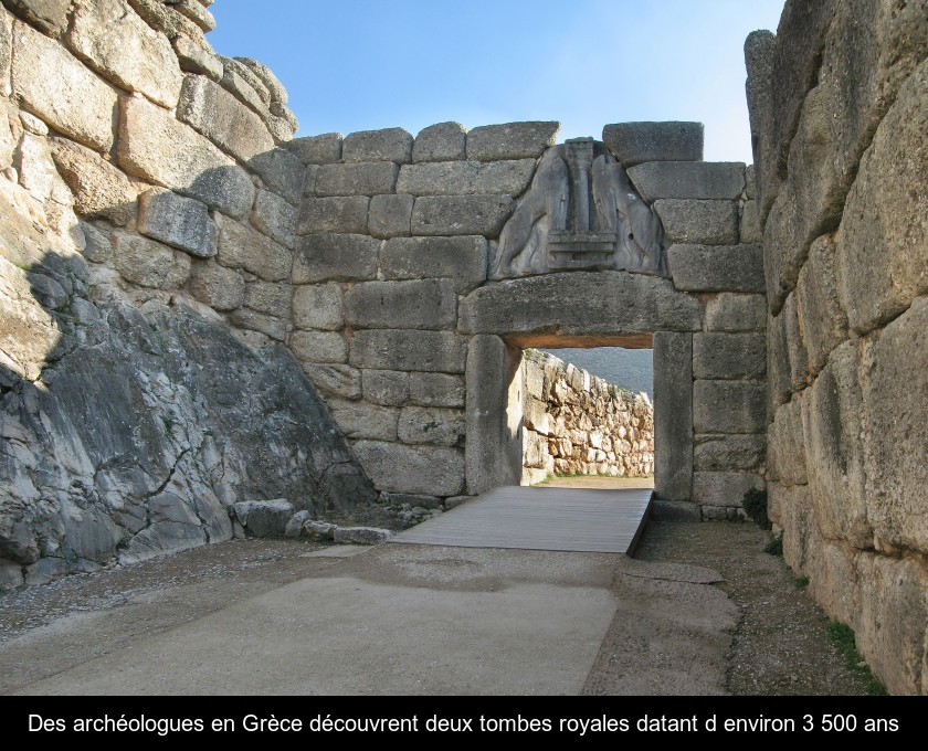 Des archéologues en Grèce découvrent deux tombes royales datant d'environ 3 500 ans Des archéologues en Grèce découvrent deux tombes royales datant d'environ 3 500 ans