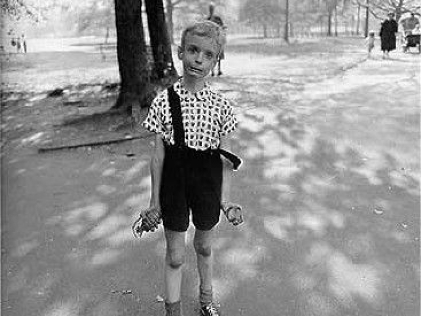 Diane Arbus au Jeu de Paume : une première rétrospective en France Diane Arbus au Jeu de Paume : une première rétrospective en France