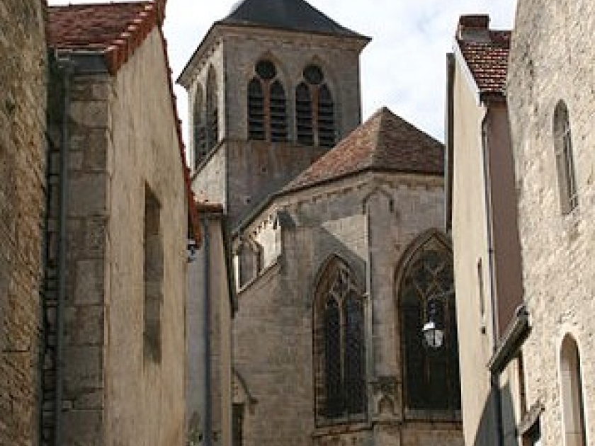 Flavigny-sur-Ozerain : une cité médiévale en Bourgogne Flavigny-sur-Ozerain : une cité médiévale en Bourgogne