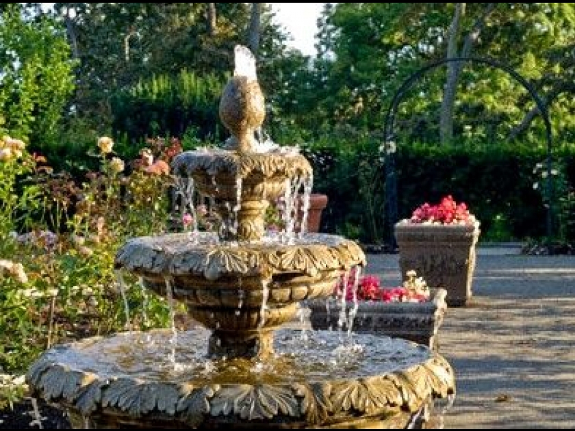 Installer une fontaine de jardin : mode d'emploi Installer une fontaine de jardin : mode d'emploi
