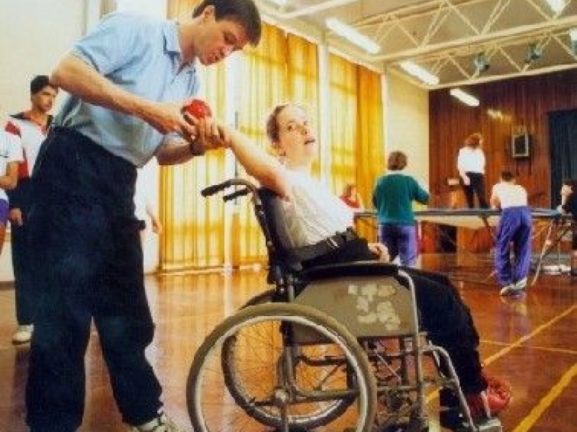 L'auxiliaire de vie scolaire : rôle et démarches L'auxiliaire de vie scolaire : rôle et démarches