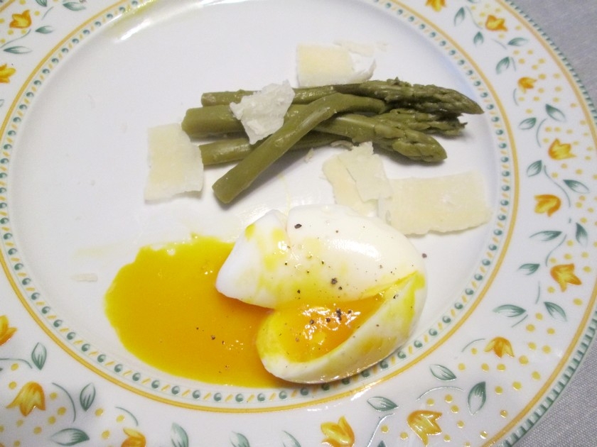 L'oeuf mollet aux asperges : une recette printanière L'oeuf mollet aux asperges : une recette printanière
