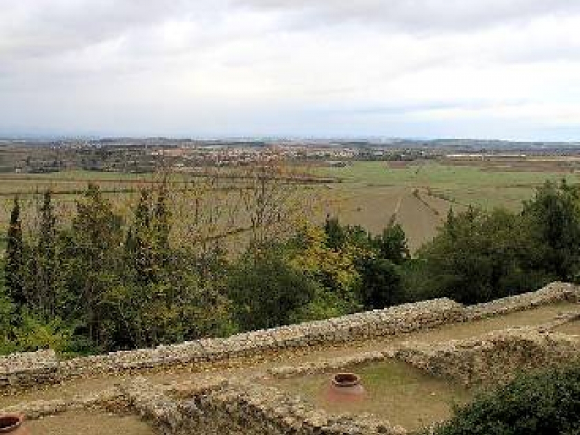 L'Oppidum d'Ensérune : un site archéologique près de Béziers L'Oppidum d'Ensérune : un site archéologique près de Béziers
