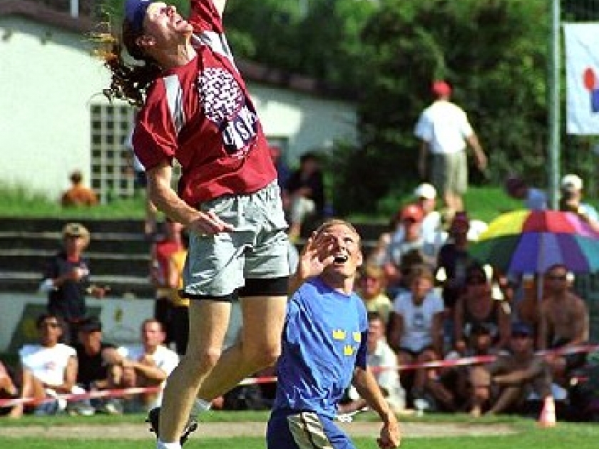 L'ultimate : le frisbee pratiqué comme un sport collectif L'ultimate : le frisbee pratiqué comme un sport collectif