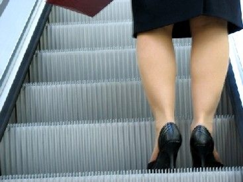 La parité au travail : une mise en application difficile La parité au travail : une mise en application difficile