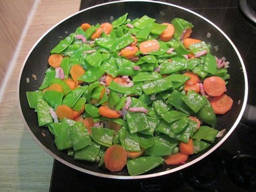 La poêlée de pois gourmands aux lardons : une recette facile La poêlée de pois gourmands aux lardons : une recette facile