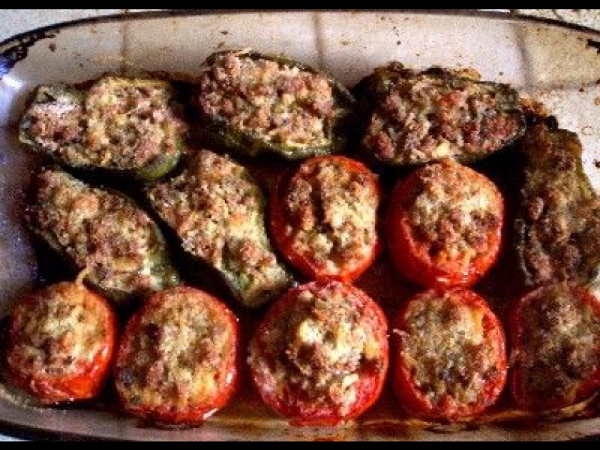 La recette des farcis niçois : oignons, courgettes et tomates farcies La recette des farcis niçois : oignons, courgettes et tomates farcies