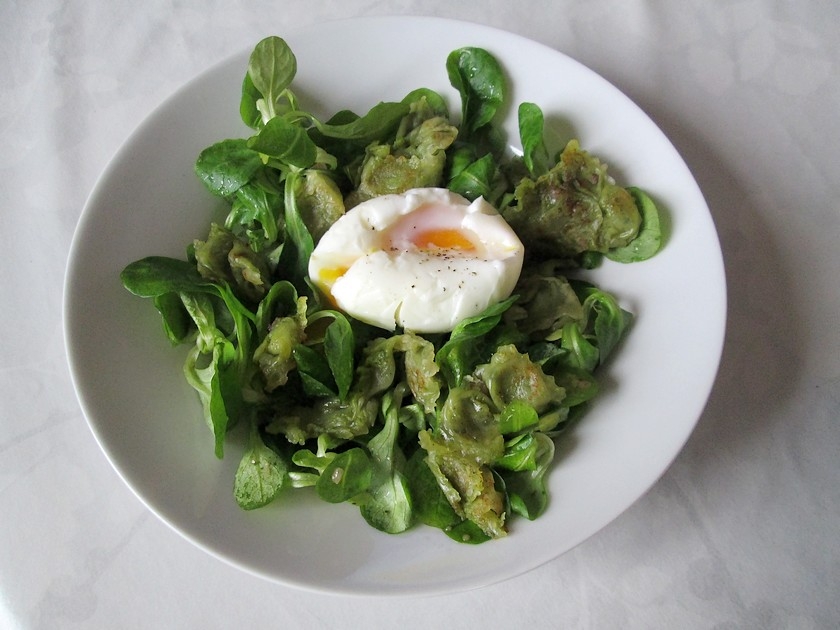 La salade de mâche, ravioles et oeuf mollet : une recette gourmande La salade de mâche, ravioles et oeuf mollet : une recette gourmande