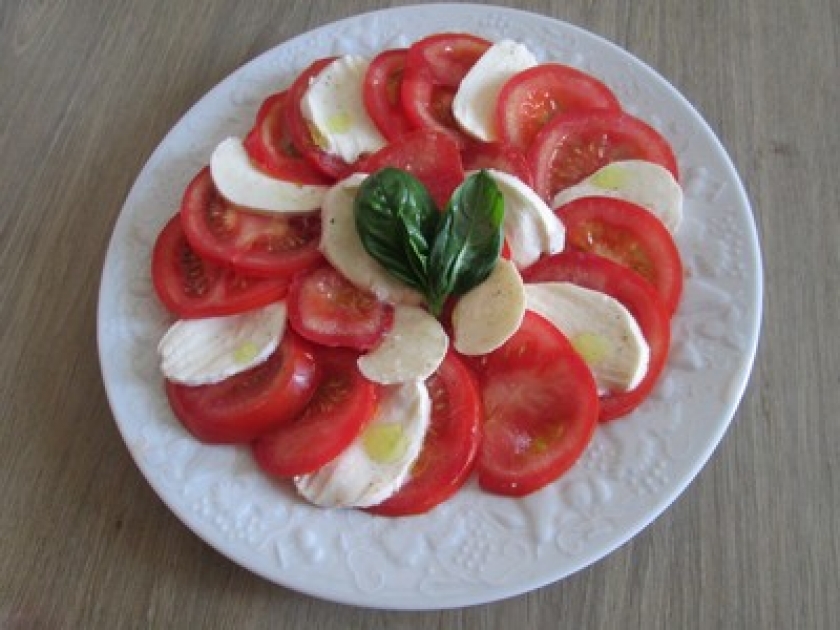 La salade tomate mozzarella : une recette facile La salade tomate mozzarella : une recette facile