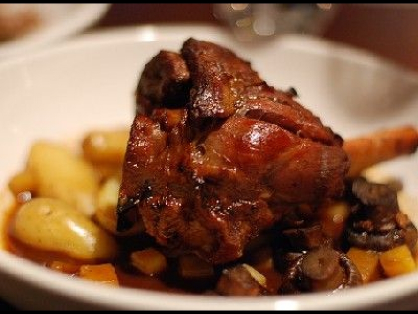 La souris d'agneau aux herbes : une recette savoureuse La souris d'agneau aux herbes : une recette savoureuse