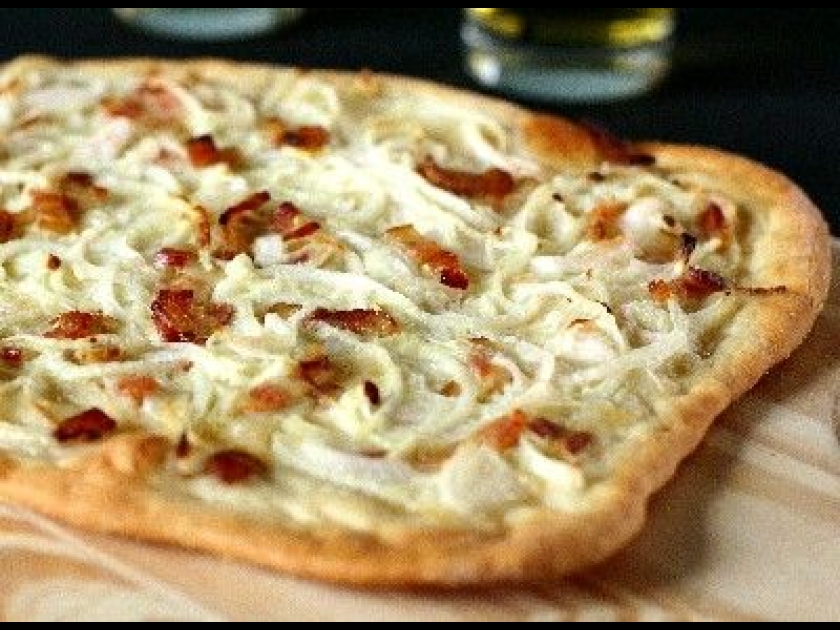 La tarte flambée : une recette alsacienne La tarte flambée : une recette alsacienne