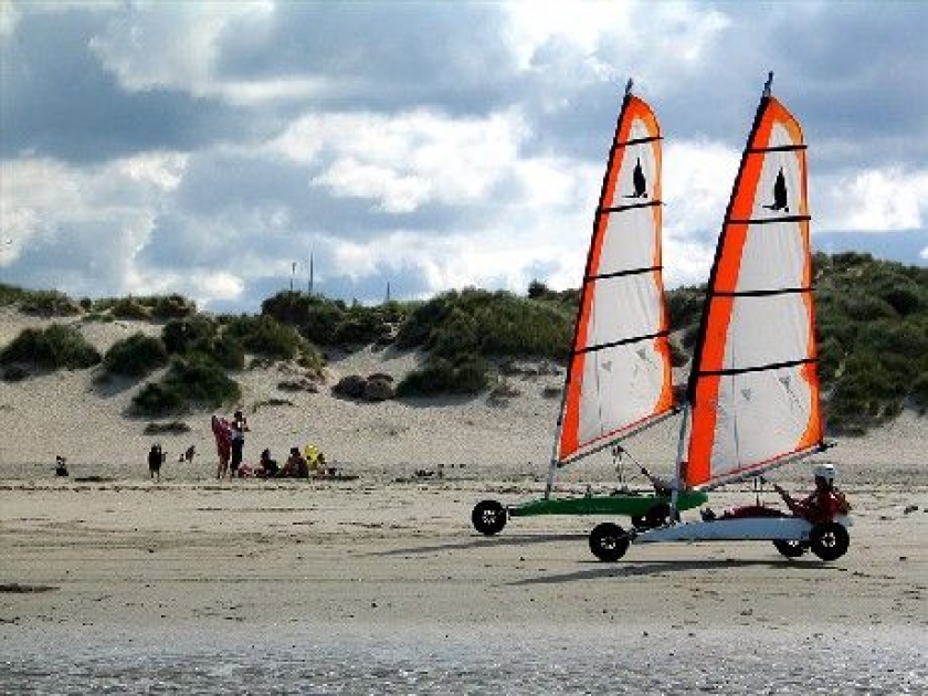 Le char à voile : un loisir entre terre et mer Le char à voile : un loisir entre terre et mer