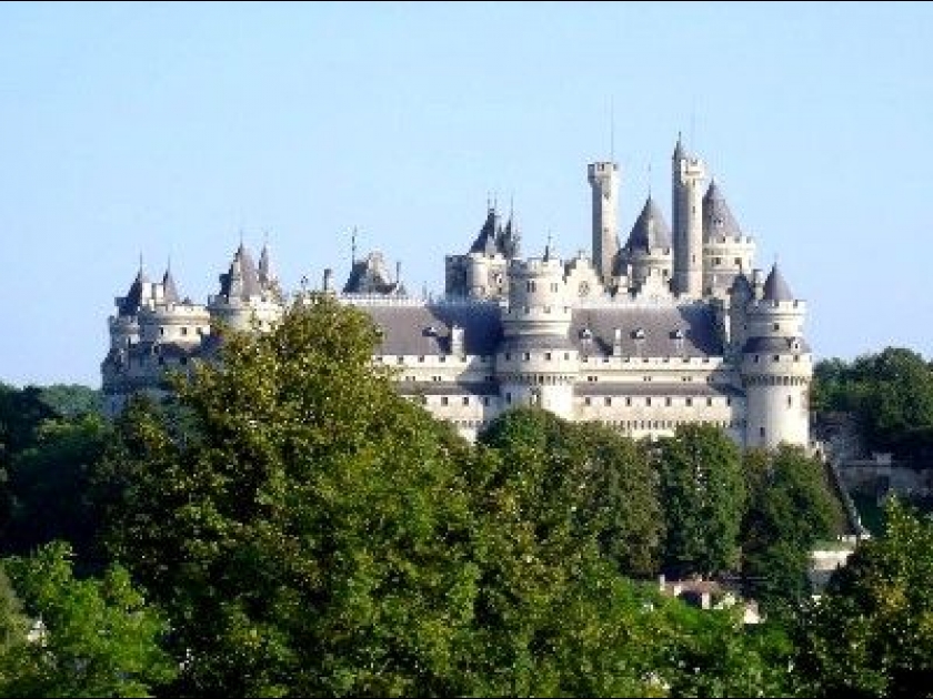 Le château de Pierrefonds : une étonnante forteresse médiévale Le château de Pierrefonds : une étonnante forteresse médiévale