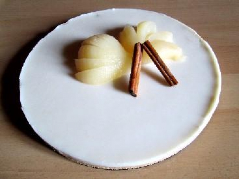 Le cheesecake poire spéculoos : un dessert élégant Le cheesecake poire spéculoos : un dessert élégant