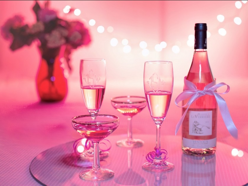 Le cocktail rose des amoureux : une recette pour la Saint Valentin Le cocktail rose des amoureux : une recette pour la Saint Valentin