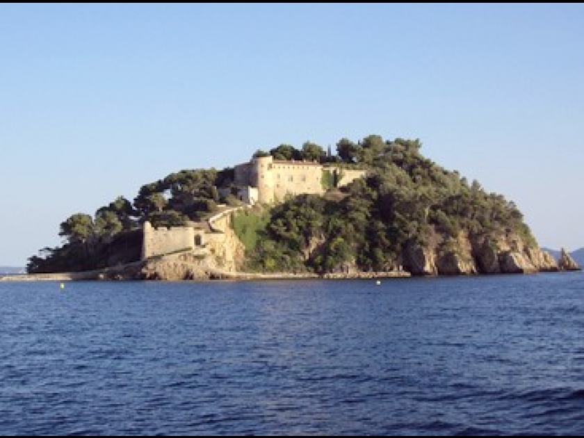 Le Fort de Brégançon : un nouveau lieu à visiter dans le Var Le Fort de Brégançon : un nouveau lieu à visiter dans le Var