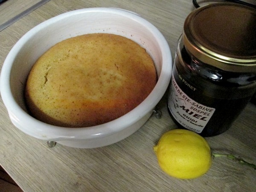 Le gâteau au miel et au citron : une recette facile Le gâteau au miel et au citron : une recette facile