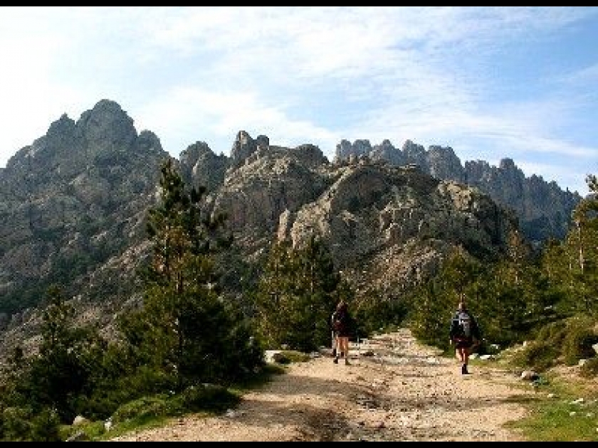 Le GR20 : l'un des plus beaux sentiers d'Europe Le GR20 : l'un des plus beaux sentiers d'Europe