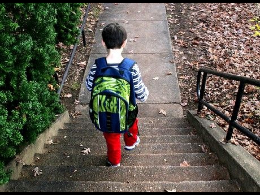 Le mal de dos chez les enfants : causes et prévention Le mal de dos chez les enfants : causes et prévention