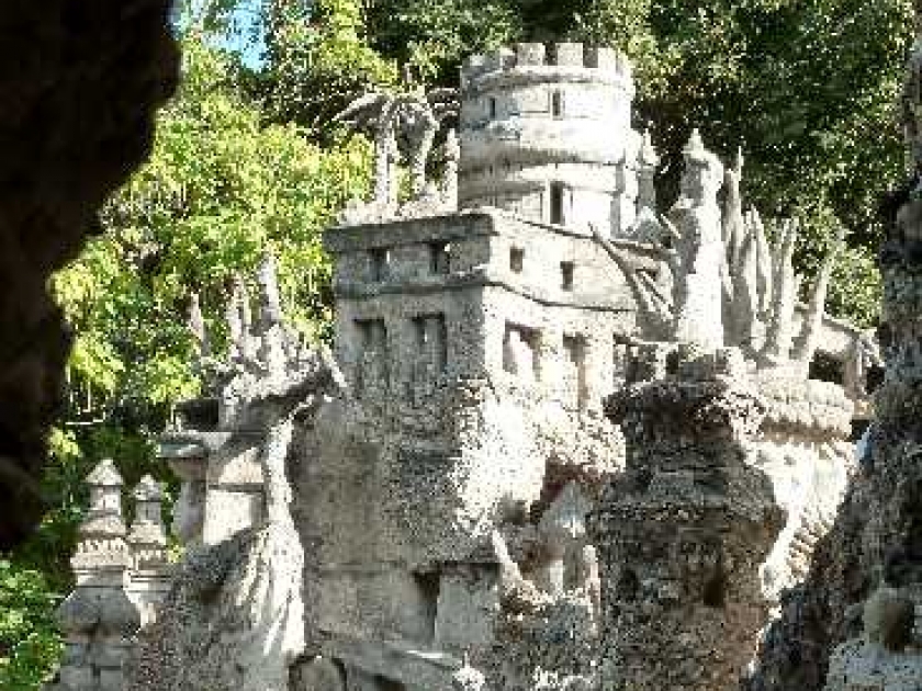 Le Palais idéal du Facteur Cheval : un monument à nul autre pareil Le Palais idéal du Facteur Cheval : un monument à nul autre pareil